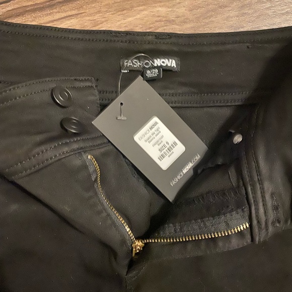 Black skinny jeans with butt lifting effect 🍑 - Picture 3 of 3